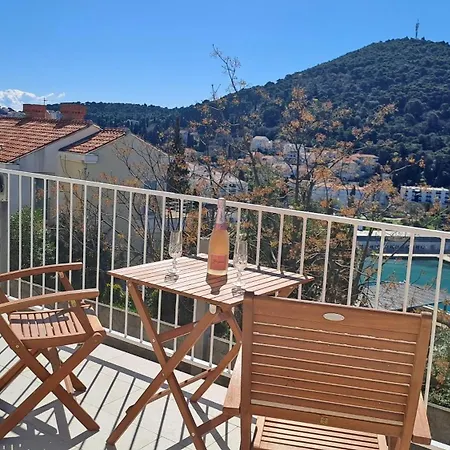 Studio Apartment Διαμέρισμα Ντουμπρόβνικ