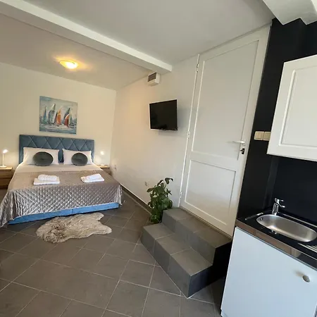 Apartment Studio Apartment *