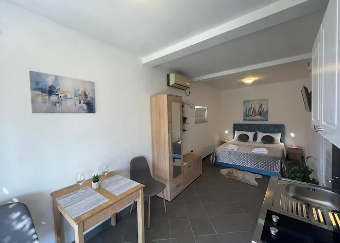 Apartment Studio Apartment *